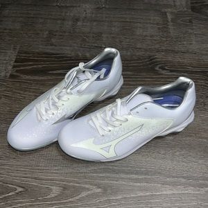 mizuno women’s cleats